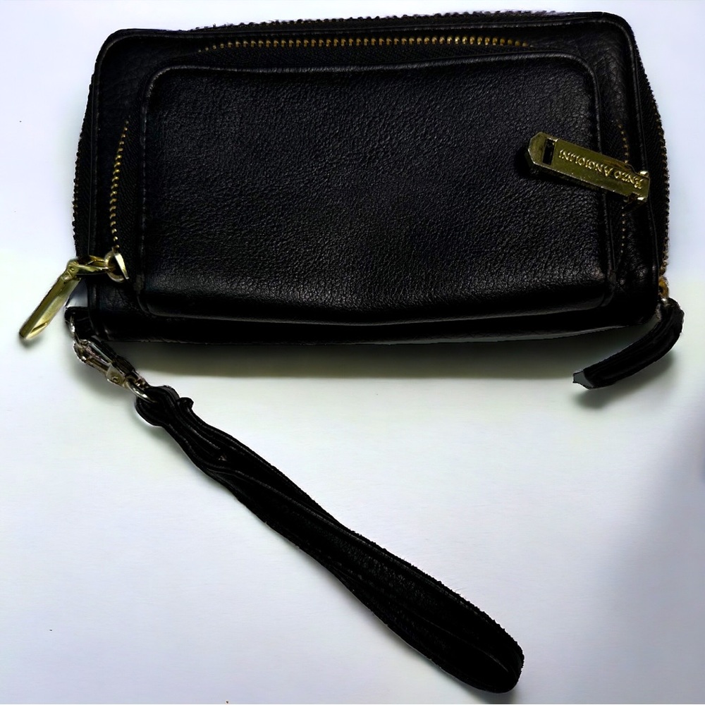 Enzo Angiolini Black Leather Wristlet Wallet